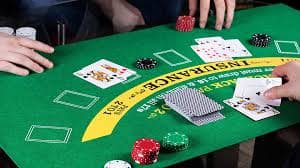 Tampilan dashboard amoratoto dengan pertandingan bola voli dan meja kasino langsung side-by-side